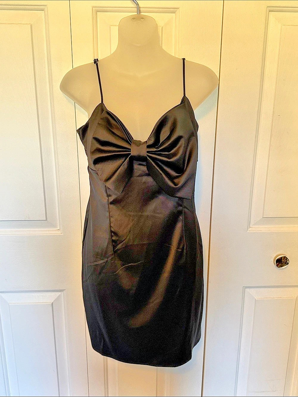 Forever 21Dress-Short Le Bow Front Mini Dress in Black Sz M NWT B57